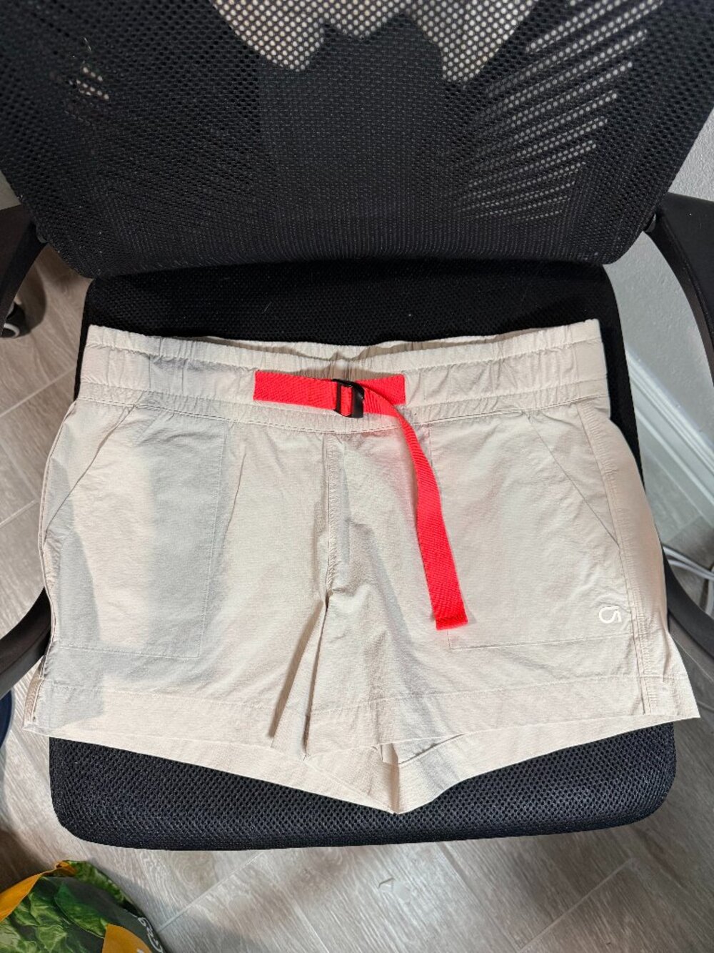 GapFit Beige Nylon Activewear Hiking Shorts with Belt Size M